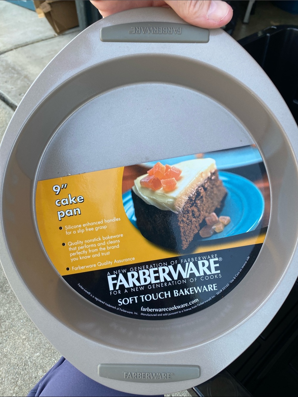 Farberware 9" Soft Touch Bakeware Cake Pan